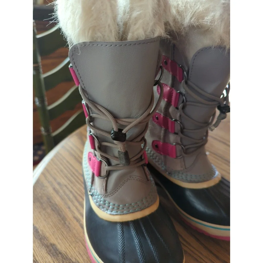 Girls Size 4 Sorel Gray Suede / Black Rubber Pink Calf Winter‎ Boots Faux Fur